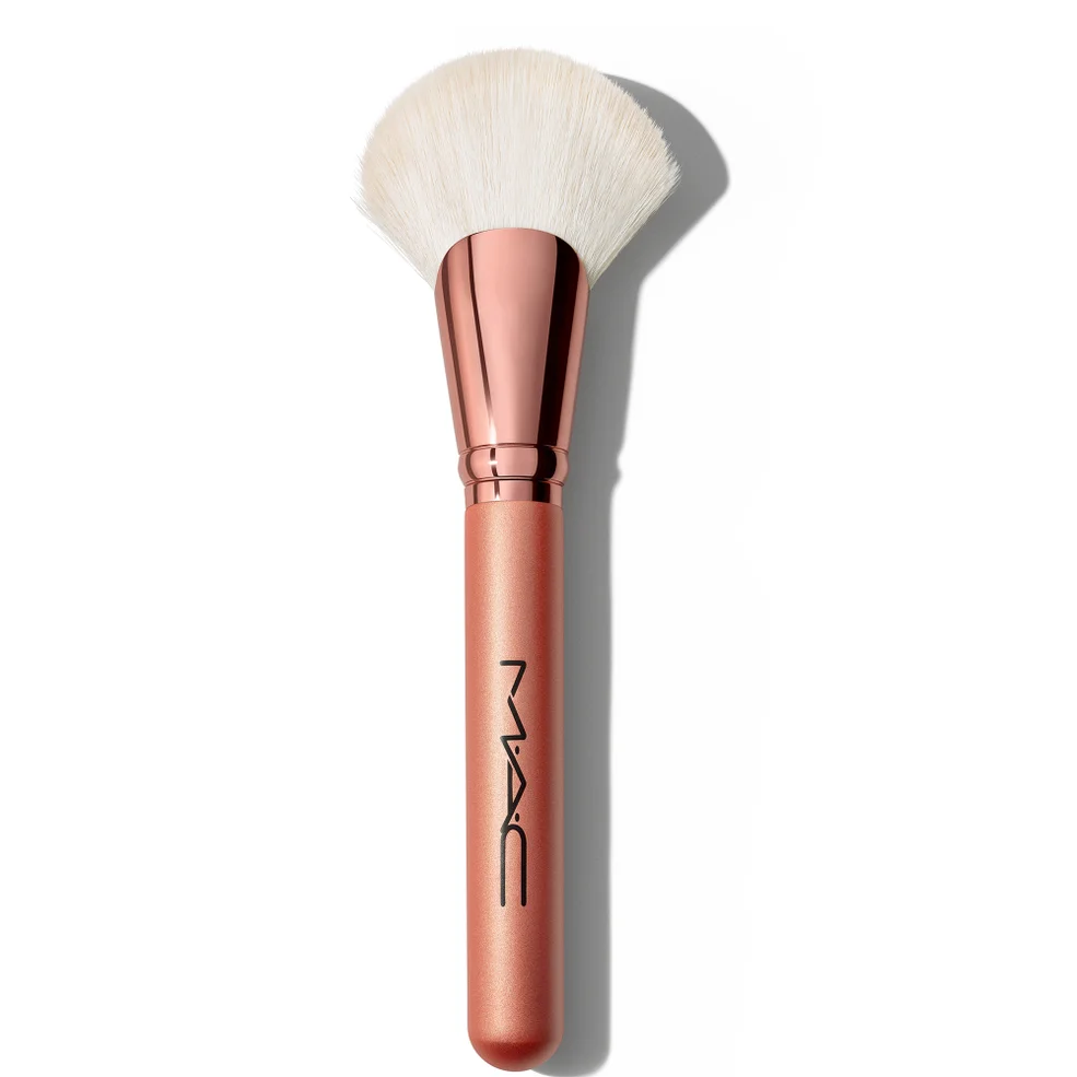 MAC 143S Bronzer Fan Brush Afbeelding 1