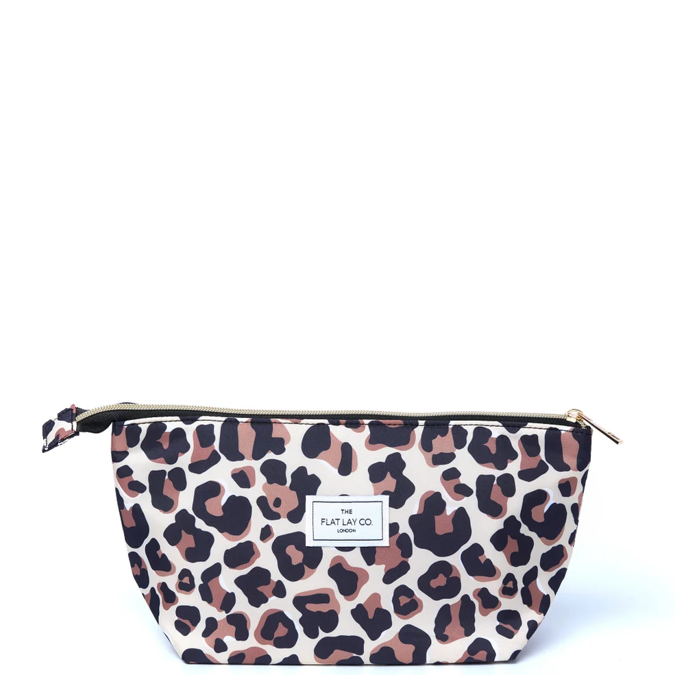 The Flat Lay Co. Essential Pouch in Leopard Afbeelding 1