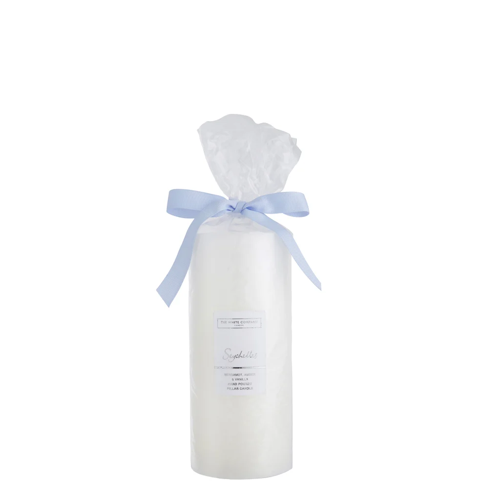 The White Company Seychelles Medium Pillar Candle 573g Afbeelding 1