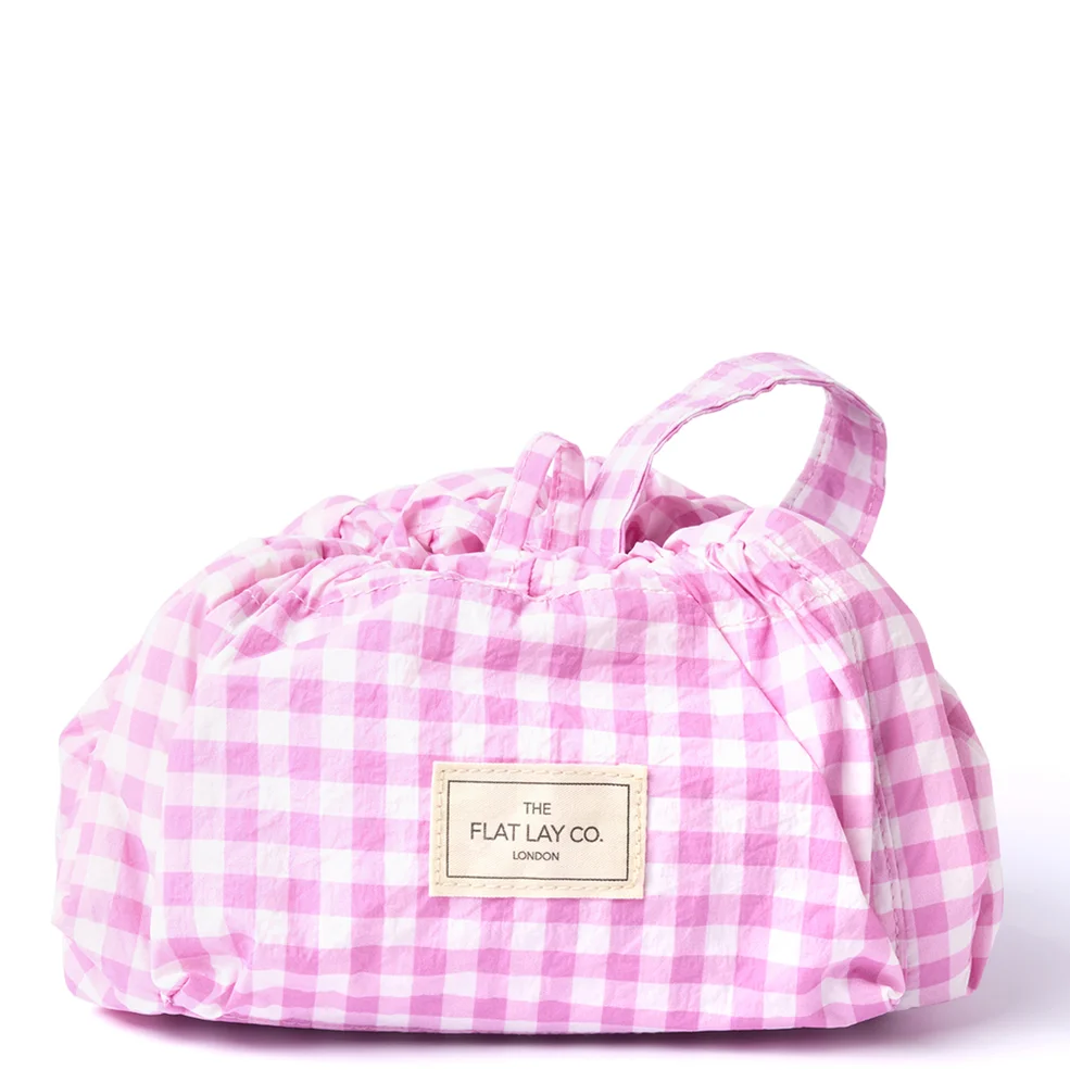 The Flat Lay Co. Parachute Drawstring Flat Lay Makeup Bag - Pink Gingham Afbeelding 1