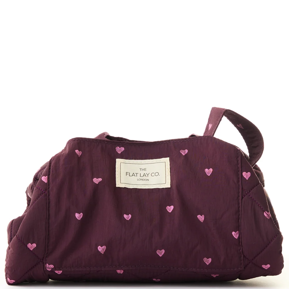 The Flat Lay Co. Parachute Drawstring Flat Lay Makeup Bag - Burgundy Hearts LOOKFANTASTIC EXCLUSIVE Afbeelding 1
